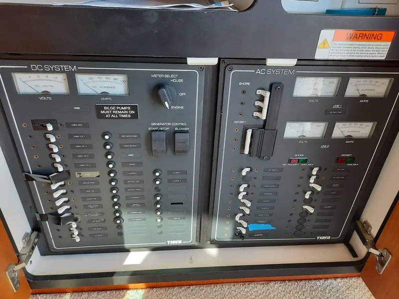 Slide: The Image of Tiara 3900 Convertible 2008 - 64