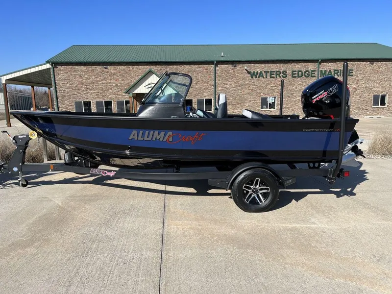 Slide: The Image of 2023 Alumacraft Competitor 175 Sport boat at Waters Edge Marine. - 1