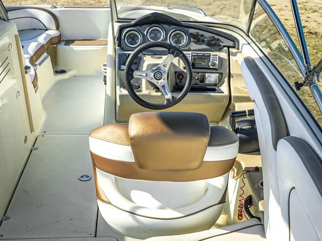 Slide: The Image of Yamaha 242 Limited With Galvanized Trailer 2014 - 8