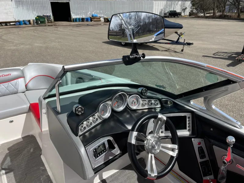 Slide: The Image of MasterCraft X2 2015 - 13