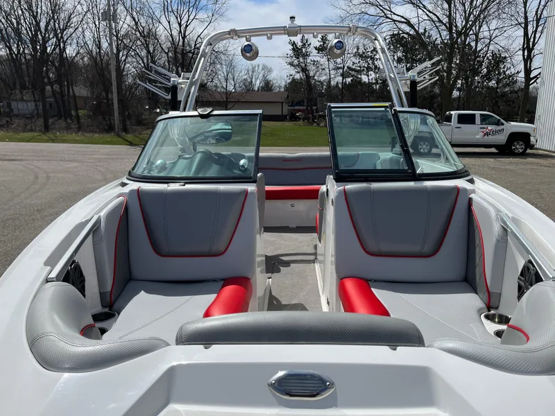 Slide: The Image of MasterCraft X2 2015 - 19