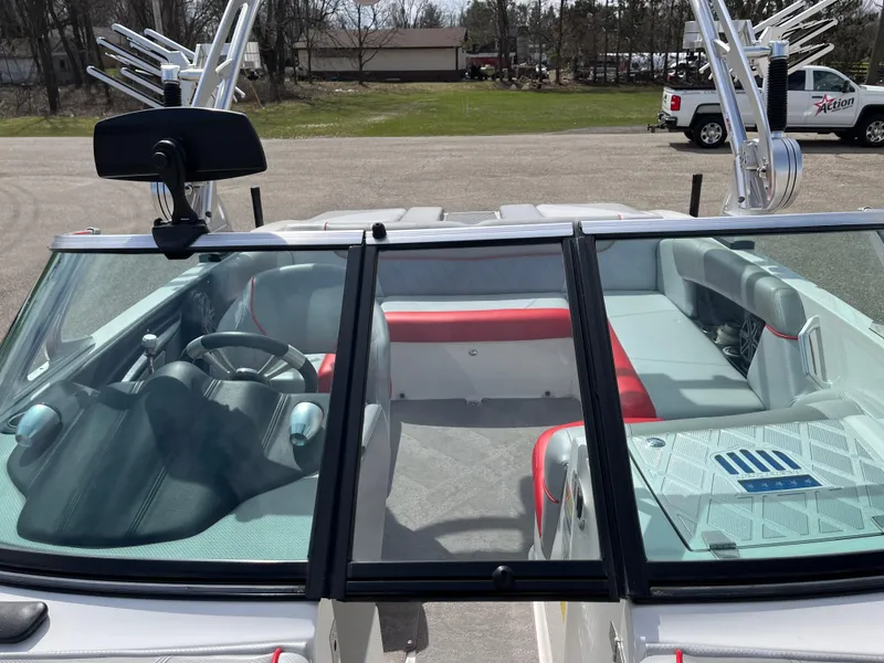 Slide: The Image of MasterCraft X2 2015 - 18