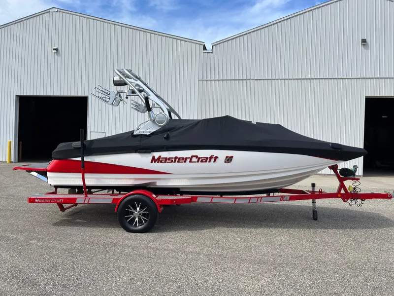 Slide: The Image of MasterCraft X2 2015 - 25