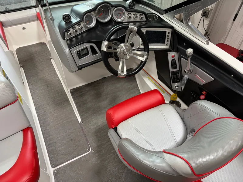 Slide: The Image of MasterCraft X2 2015 - 26