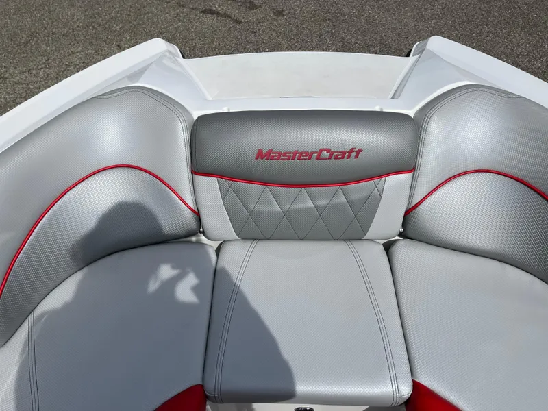 Slide: The Image of MasterCraft X2 2015 - 23