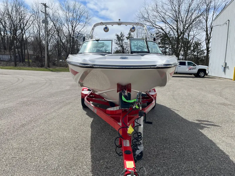 Slide: The Image of MasterCraft X2 2015 - 3