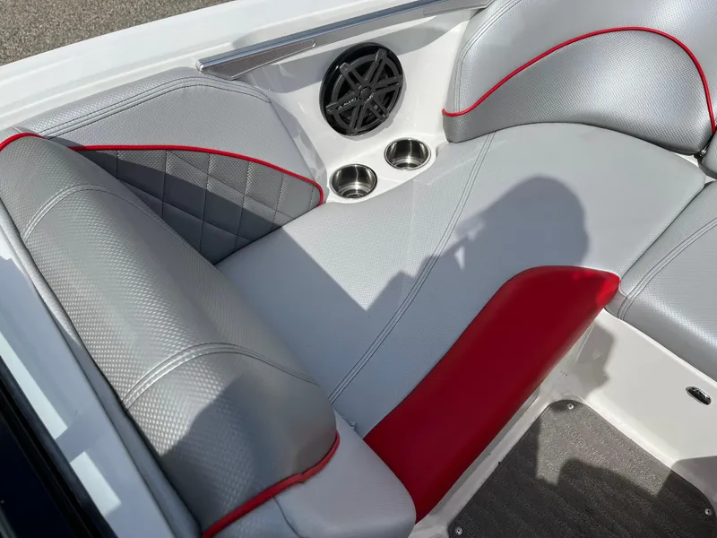 Slide: The Image of MasterCraft X2 2015 - 21