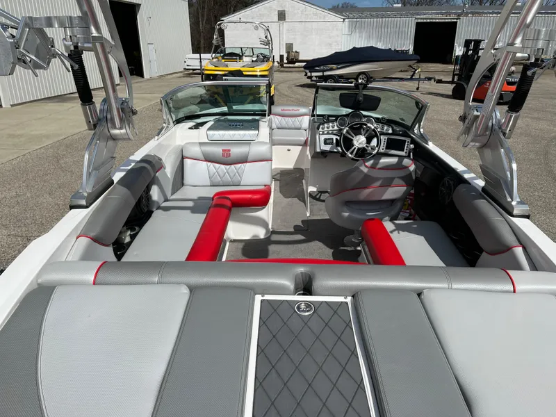 Slide: The Image of MasterCraft X2 2015 - 9
