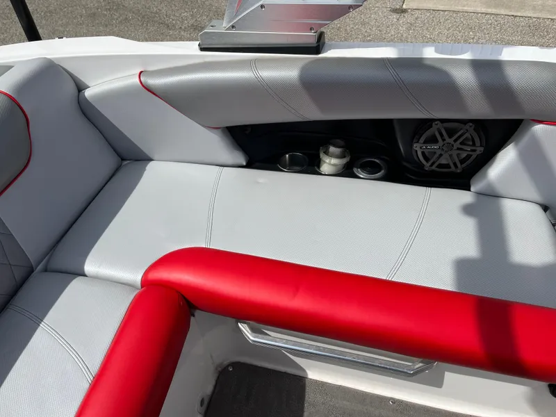 Slide: The Image of MasterCraft X2 2015 - 17