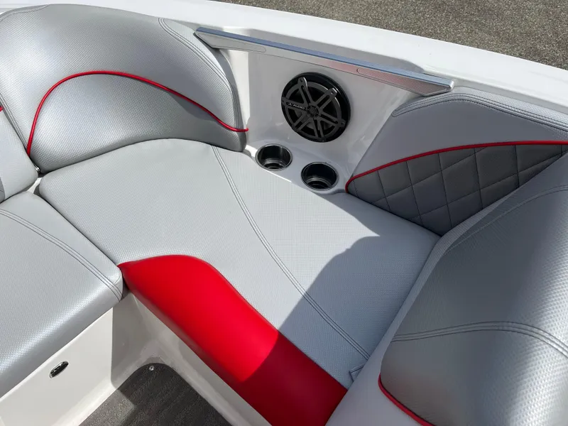 Slide: The Image of MasterCraft X2 2015 - 22