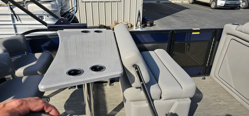 Slide: The Image of Barletta LUSSO 25UETT 2022 - 33