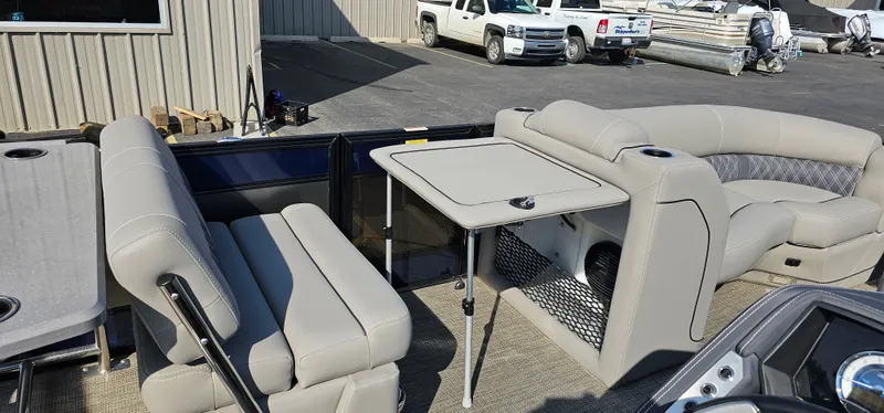 Slide: The Image of Barletta LUSSO 25UETT 2022 - 35