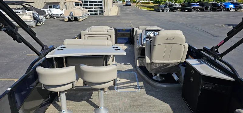 Slide: The Image of Barletta LUSSO 25UETT 2022 - 38