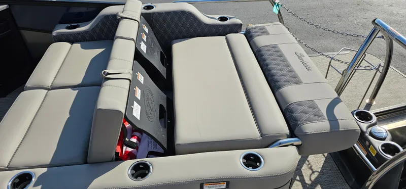 Slide: The Image of Barletta LUSSO 25UETT 2022 - 44