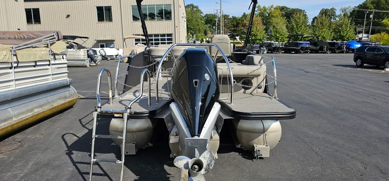 Slide: The Image of Barletta LUSSO 25UETT 2022 - 46