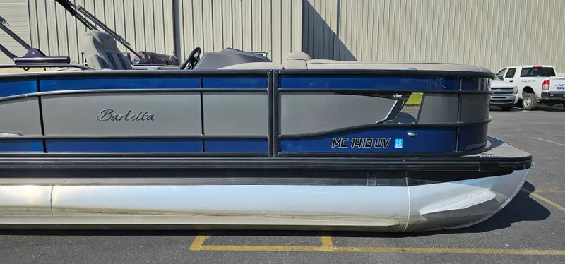 Slide: The Image of Barletta LUSSO 25UETT 2022 - 6