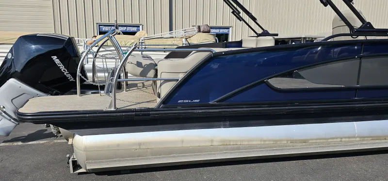 Slide: The Image of Barletta LUSSO 25UETT 2022 - 8