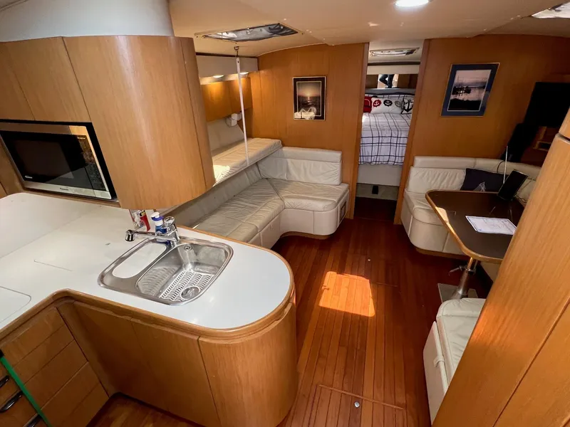 Slide: The Image of Tiara 4300 Open - 2