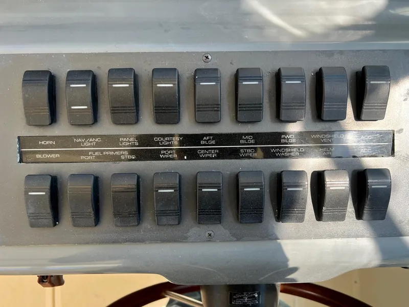 Slide: The Image of Tiara 4300 Open - 24