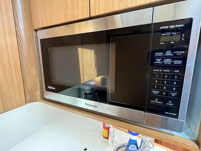 Slide: The Image of Tiara 4300 Open - 29