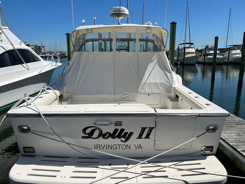 Slide: The Image of Tiara 4300 Open - 3