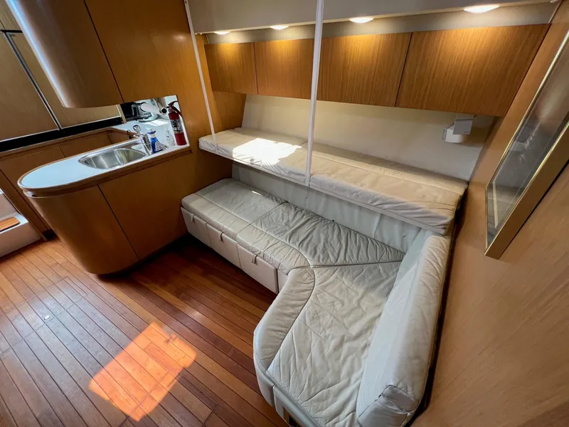 Slide: The Image of Tiara 4300 Open - 44