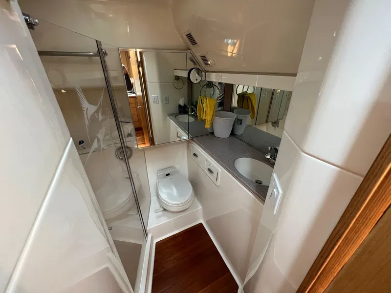 Slide: The Image of Tiara 4300 Open - 45