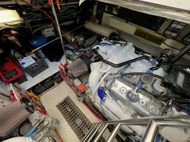 Slide: The Image of Tiara 4300 Open - 50