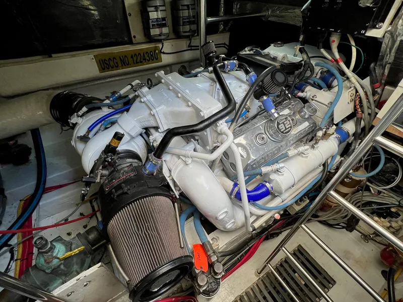 Slide: The Image of Tiara 4300 Open - 53