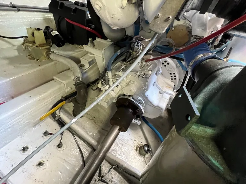 Slide: The Image of Tiara 4300 Open - 54