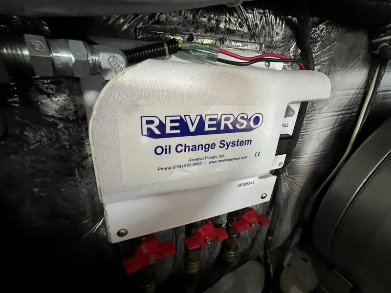 Slide: The Image of Tiara 4300 Open - 56