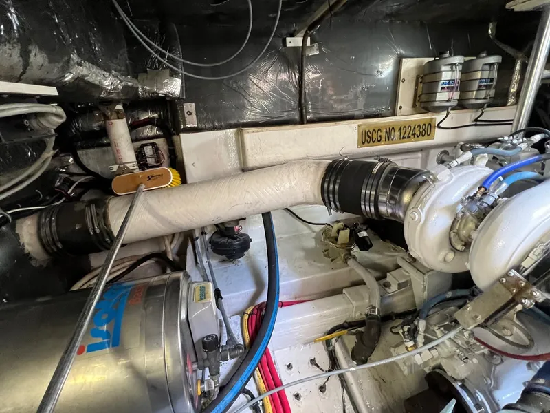 Slide: The Image of Tiara 4300 Open - 58