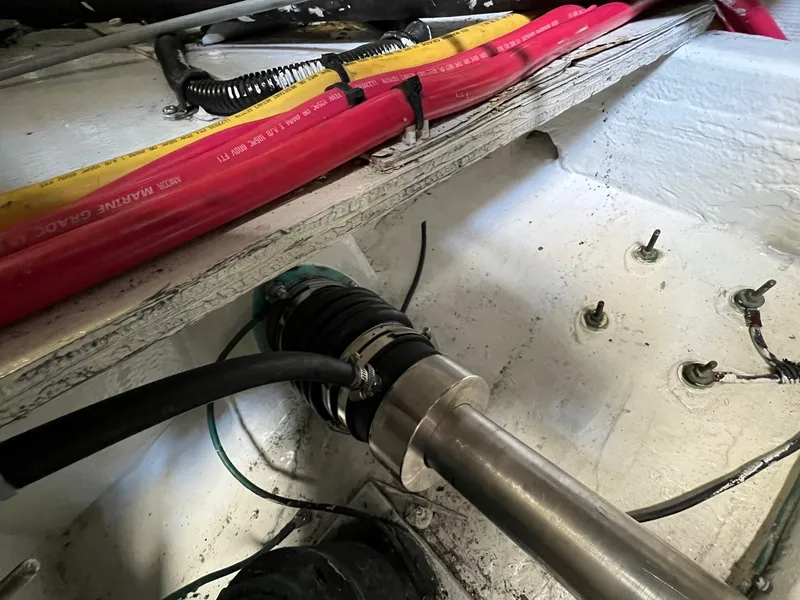 Slide: The Image of Tiara 4300 Open - 59