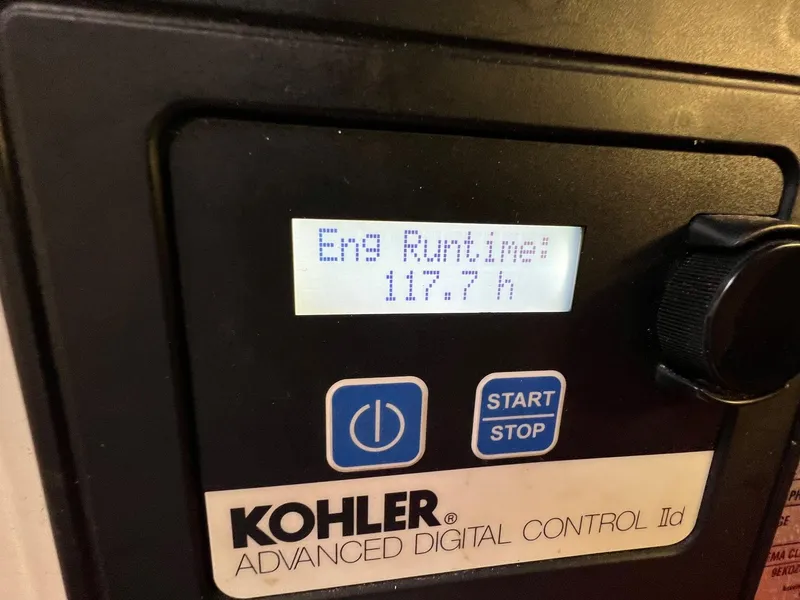 Slide: The Image of Tiara 4300 Open - 62