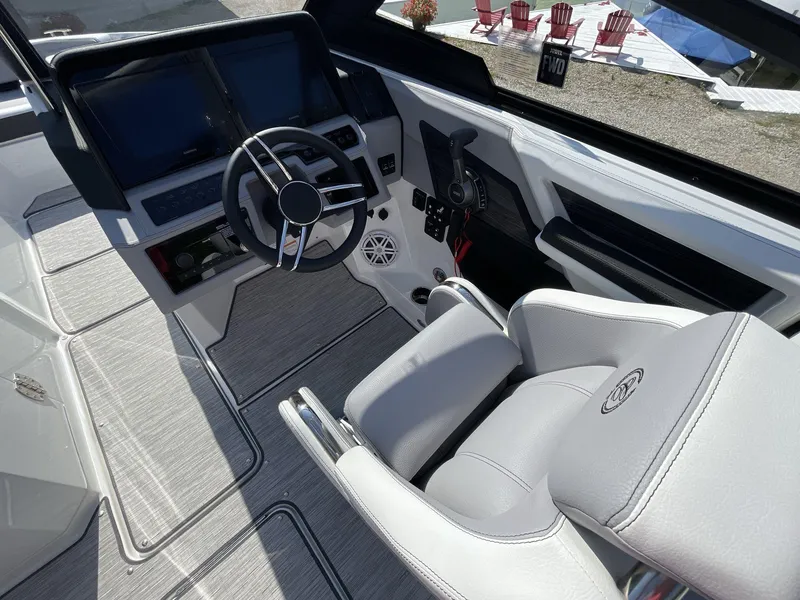 Slide: The Image of Cobalt R6 Surf 2023 - 179