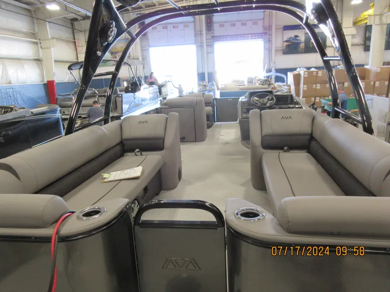 Slide: The Image of Avalon Catalina Quad Lounge Windshield - 25 FT Triple TWIN "Phantom Throttle" 2026 - 16