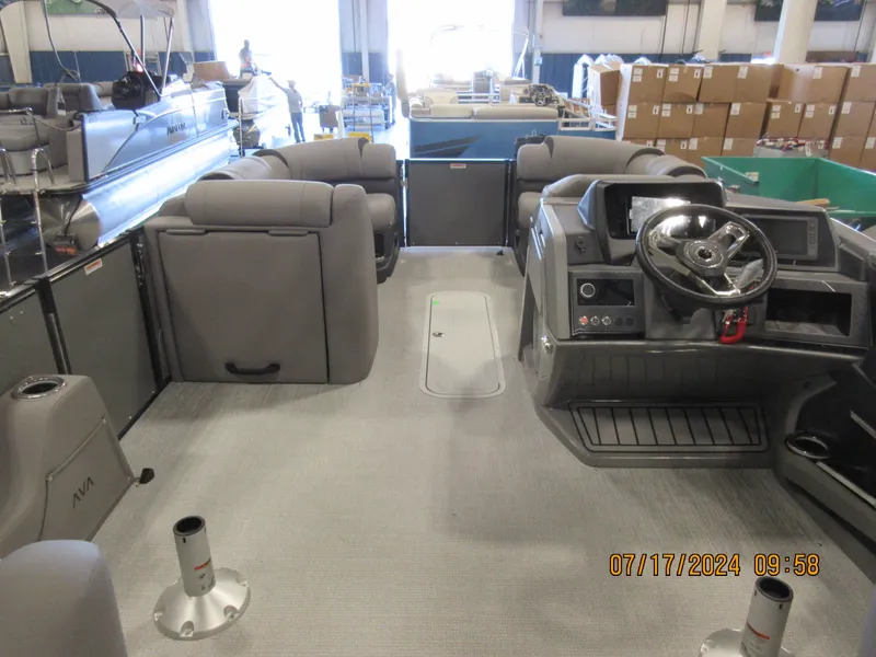 Slide: The Image of Avalon Catalina Quad Lounge Windshield - 25 FT Triple TWIN "Phantom Throttle" 2026 - 13