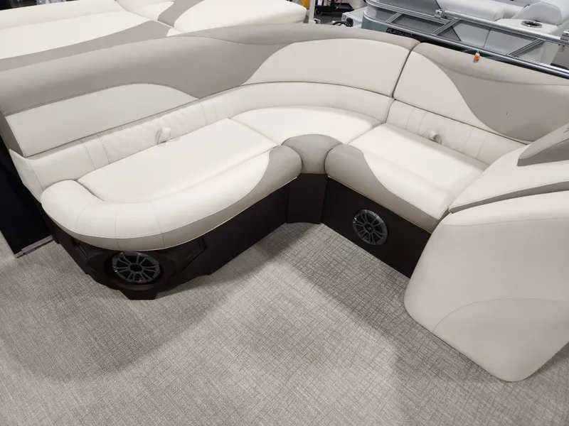 Slide: The Image of Avalon Avalon LSZ Cruise - 21 FT "Midnight Ivory" 2026 - 9