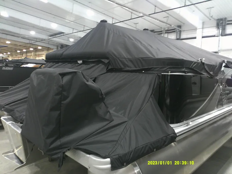 Slide: The Image of Avalon Avalon LSZ Cruise - 21 FT "Midnight Ivory" 2026 - 12