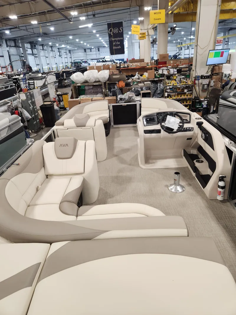 Slide: The Image of Avalon Avalon LSZ Cruise - 21 FT "Midnight Ivory" 2026 - 5
