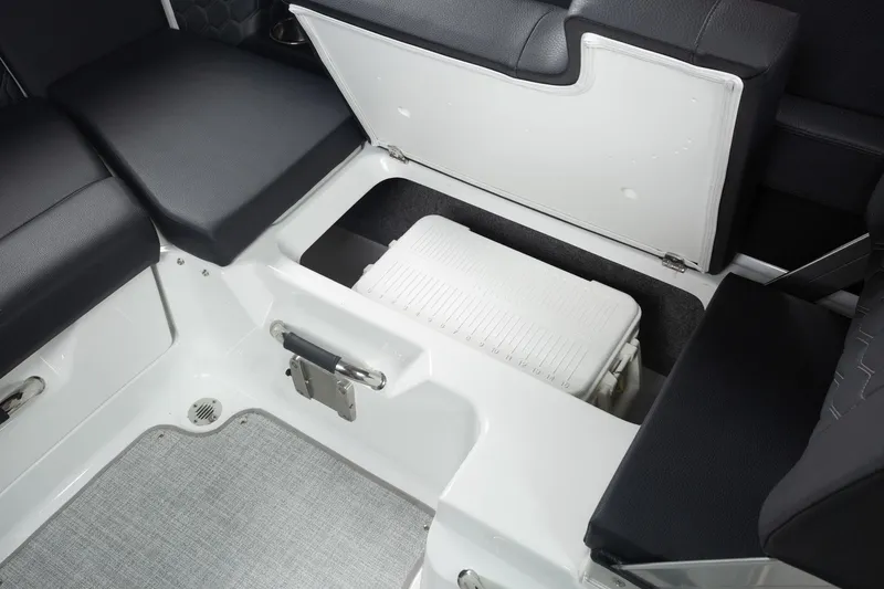 Slide: The Image of Four Winns H2 2023 - 57