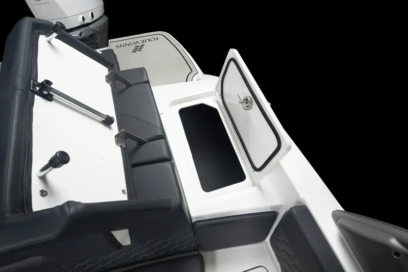 Slide: The Image of Four Winns H2 2023 - 59