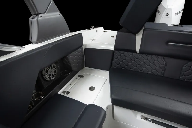 Slide: The Image of Four Winns H2 2023 - 61