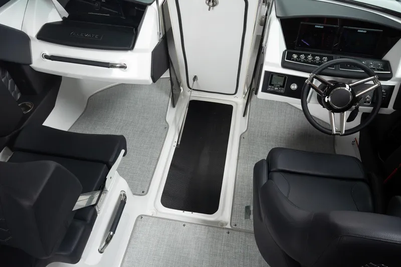 Slide: The Image of Four Winns H2 2023 - 70