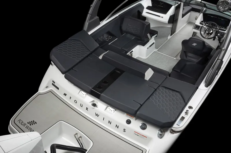 Slide: The Image of Four Winns H2 2023 - 73