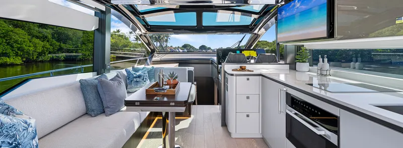 Slide: The Image of Sunseeker Predator 55 2027 - 1