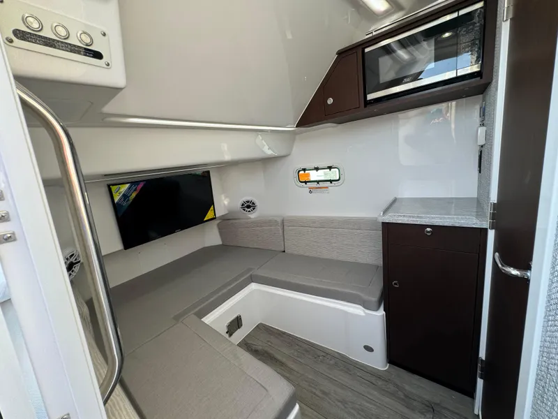 Slide: The Image of Everglades 395 Center Console 2024 - 100