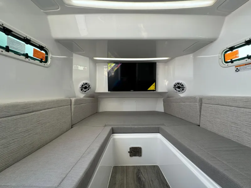 Slide: The Image of Everglades 395 Center Console 2024 - 101