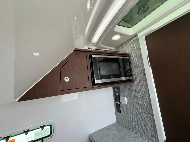 Slide: The Image of Everglades 395 Center Console 2024 - 103