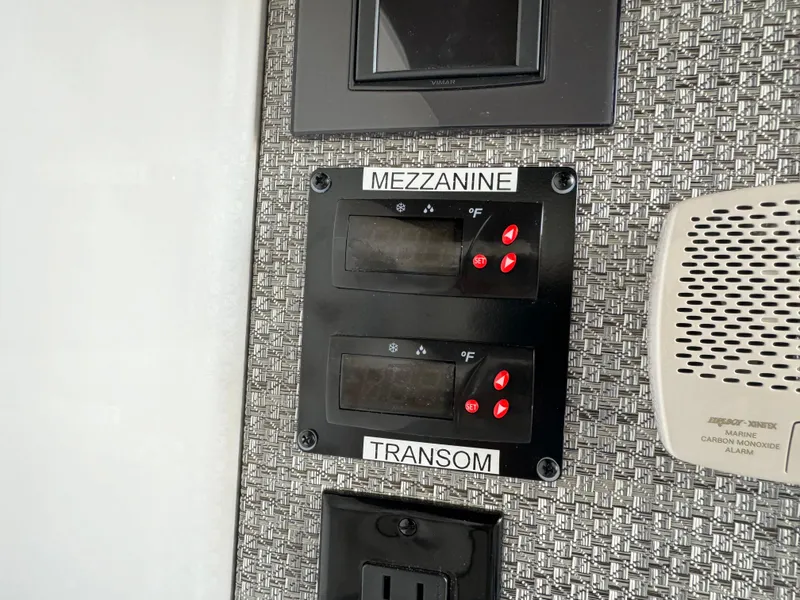 Slide: The Image of Everglades 395 Center Console 2024 - 104